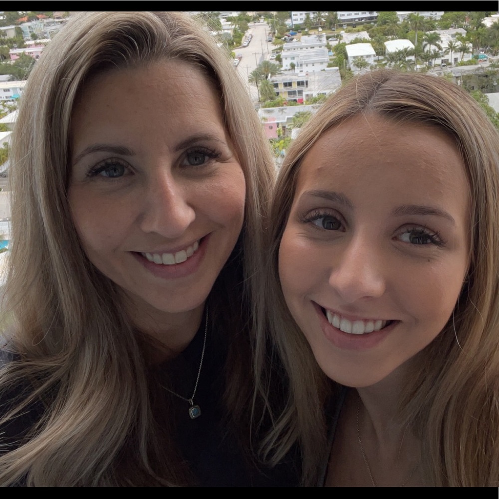 Meet your Poshers, Kristy and Brooke